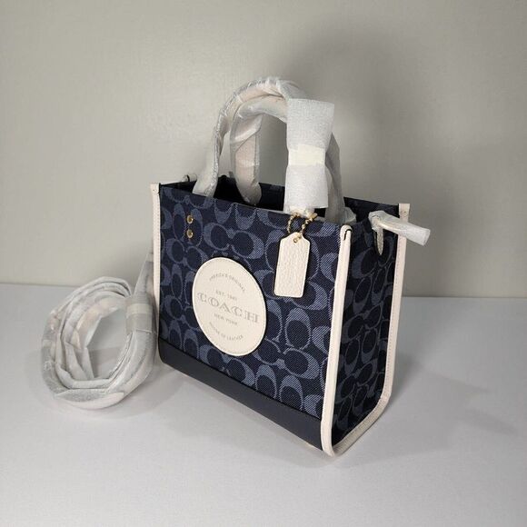 NWT Coach C8582 Dempsey Tote 22 In Signature Jacquard Denim Multi Coach Patch - Picture 2 of 7